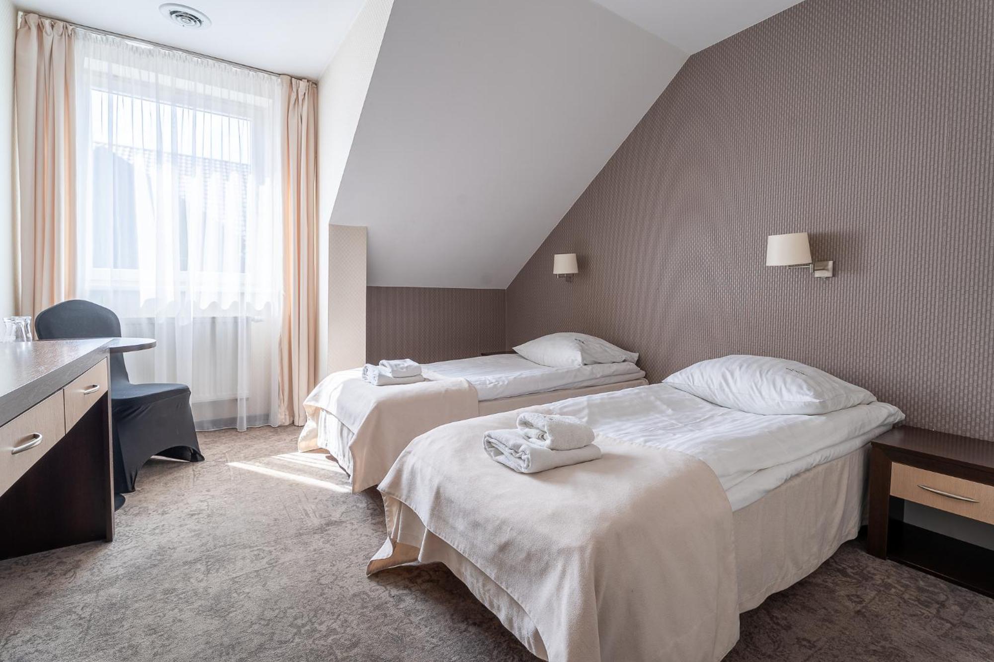 Hotel Cztery Pory Roku Głogów Małopolski Exteriér fotografie