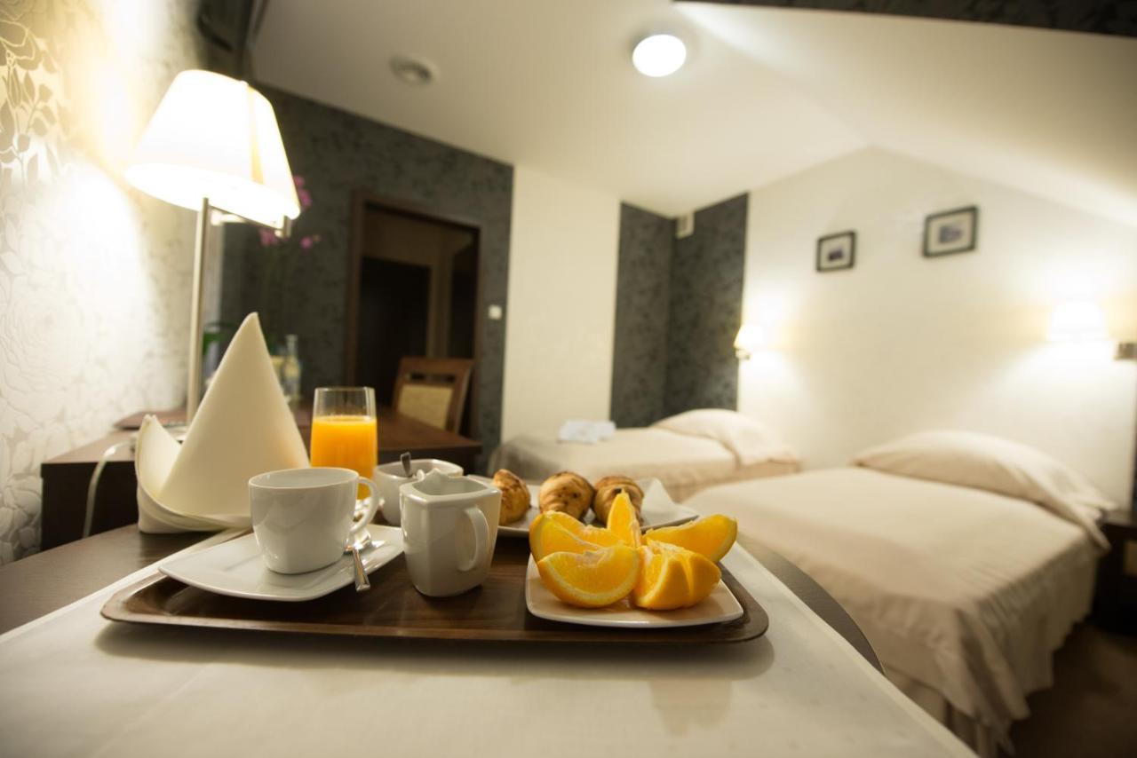 Hotel Cztery Pory Roku Głogów Małopolski Exteriér fotografie
